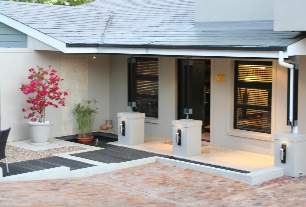 Keren'S Vine Guesthouse Стелленбос Экстерьер фото