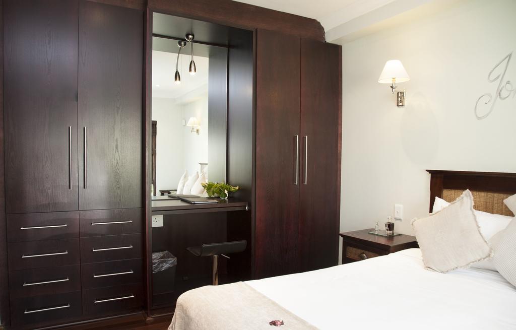 Keren'S Vine Guesthouse Стелленбос Экстерьер фото