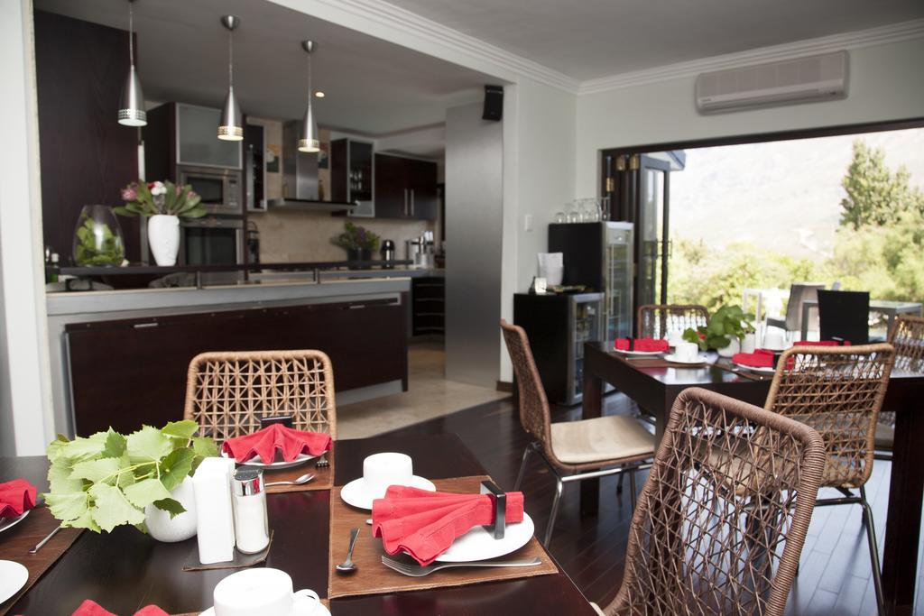 Keren'S Vine Guesthouse Стелленбос Экстерьер фото